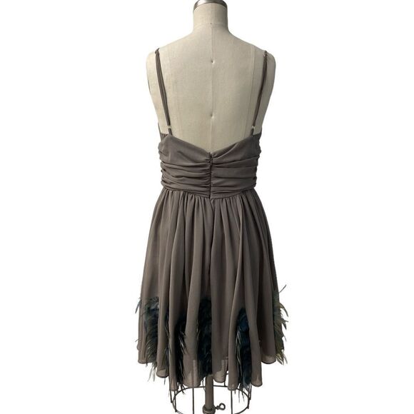 Twelve by twelve feather dress 🌸 - Picture 4 of 6